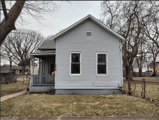 property at 1618 W Kettelle St