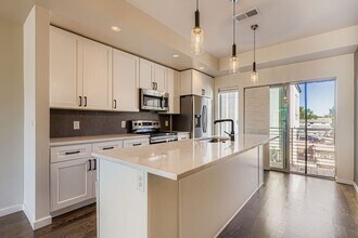 685 W Evans Ave in Denver, CO - Building Photo - Building Photo