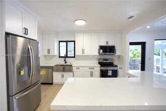 12905 N Miami Ave in North Miami, FL - Building Photo - Building Photo