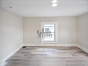 3936 E 10th St in Indianapolis, IN - Building Photo - Building Photo
