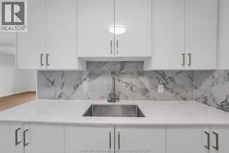 25 Orchard Heights Dr in Chatham, ON - Building Photo - Building Photo