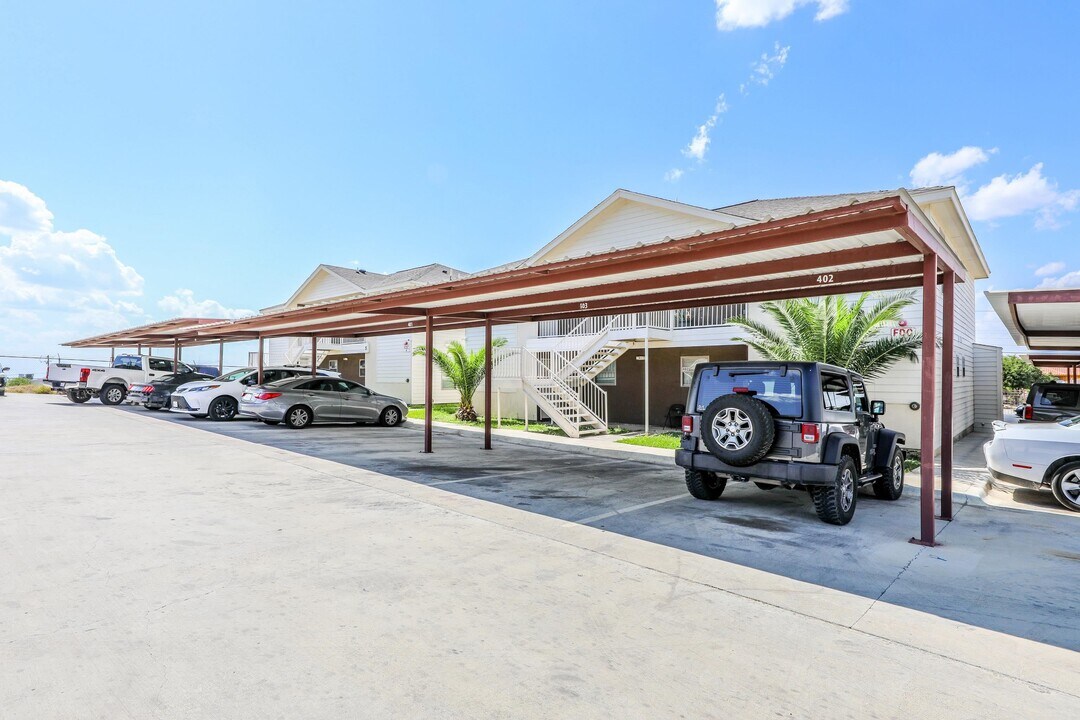 2601 Lomas Del Sur Boulevard in Laredo, TX - Building Photo