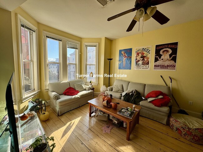 731 Parker St, Unit 2