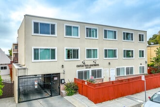 Chateau Vista Apartments in Oakland, CA - Building Photo - Primary Photo