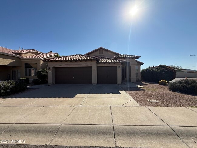 property at 3803 E Grandview Rd