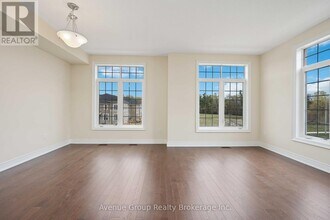 3440 Denison St in Markham, ON - Building Photo - Building Photo