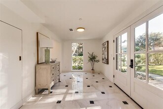 5501 Hillcrest Ave in Dallas, TX - Building Photo - Building Photo