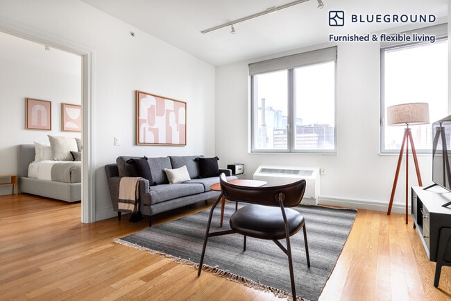 550 W 54th St