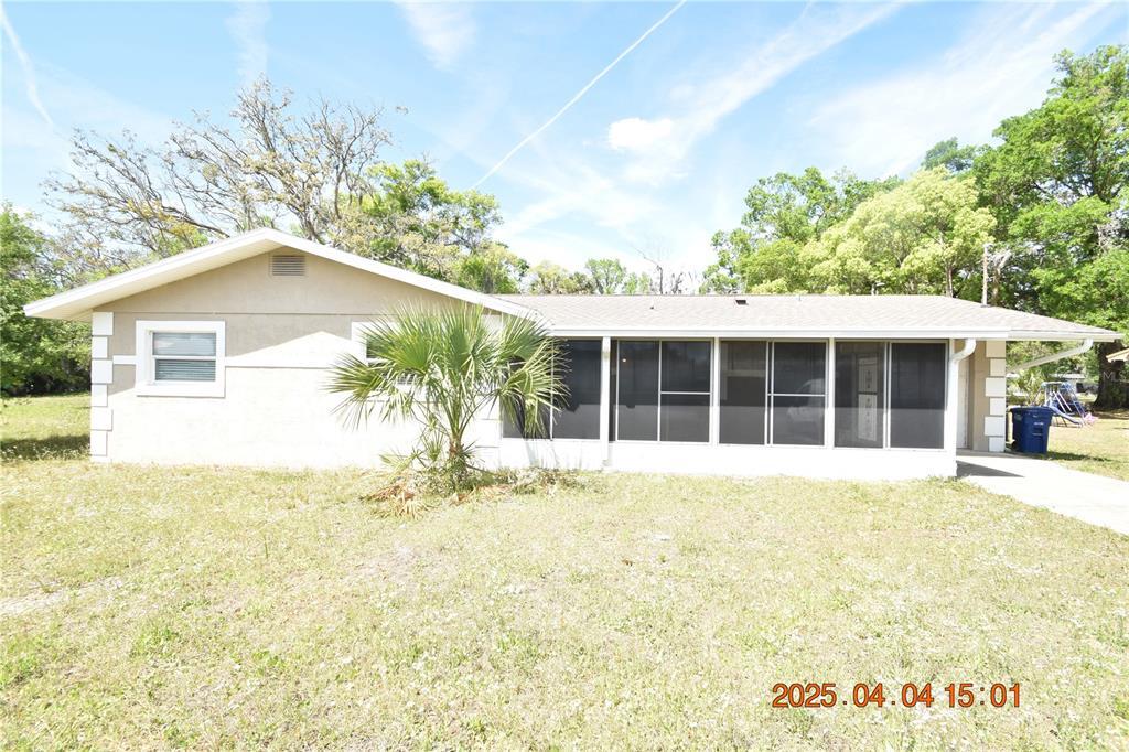 745 NE 5th Terrace in Crystal River, FL - Building Photo