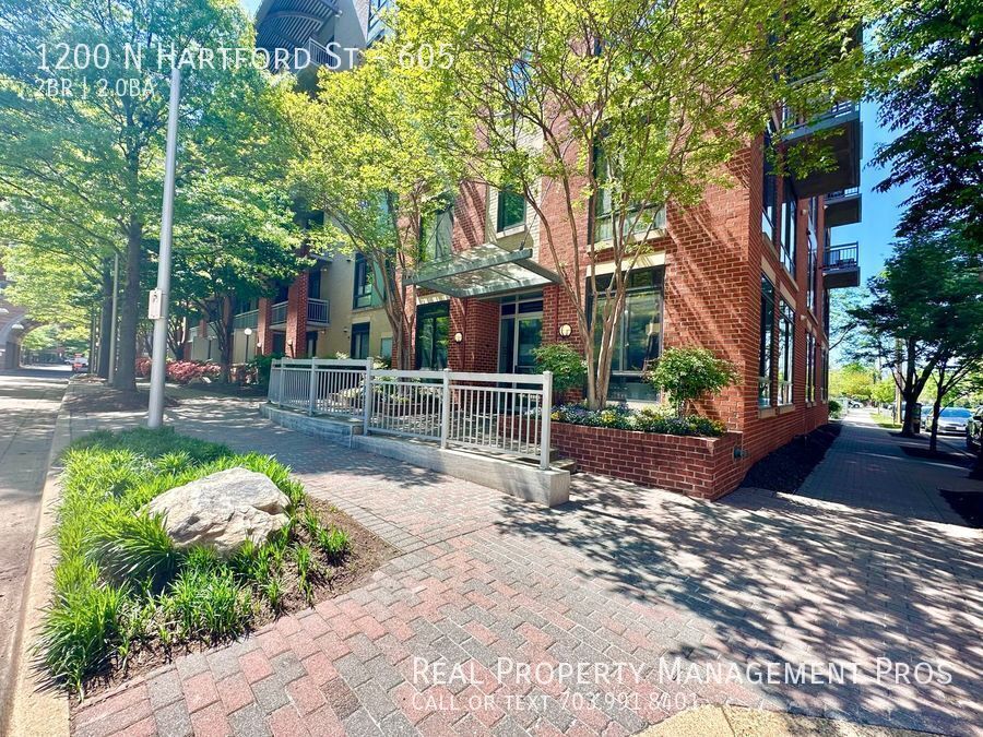 1200 N Hartford St in Arlington, VA - Building Photo