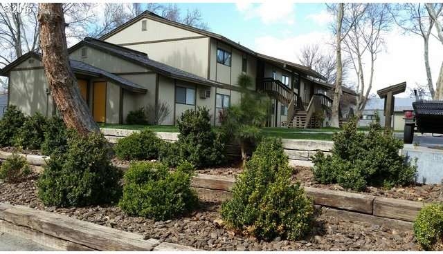 Courtyard Apartments