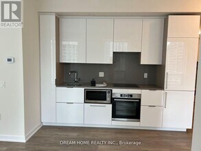 28 Freeland St in Toronto, ON - Building Photo - Building Photo