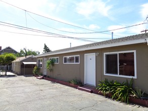 765 Holt Blvd in Ontario, CA - Building Photo - Building Photo