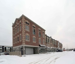 3865 Major Mackenzie Dr W in Vaughan, ON - Building Photo - Building Photo