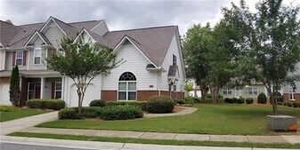 2381 Suwanee Pointe Dr in Lawrenceville, GA - Building Photo