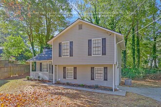 5207 Cindy Way in Stone Mountain, GA - Building Photo - Building Photo