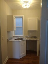 1181 Commonwealth Ave, Unit 8 in Newton, MA - Building Photo - Building Photo