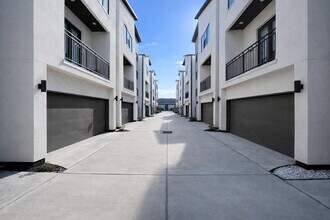 10806 Warwana Rd in Houston, TX - Building Photo - Building Photo