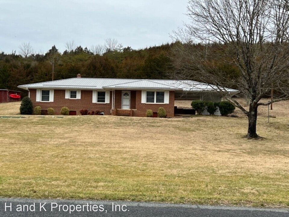 3046 Turnpike Rd Photo