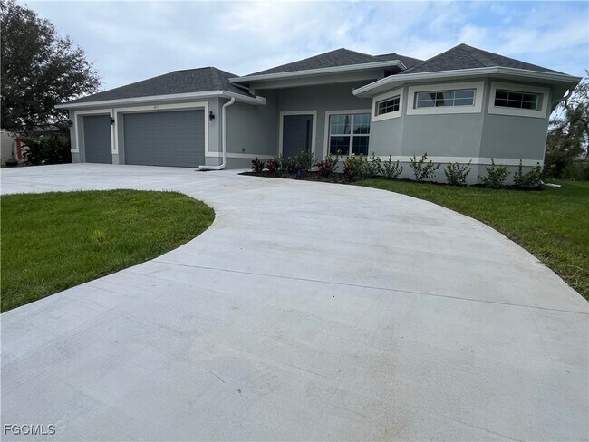 property at 4012 Country Club Blvd