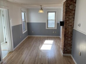 27 Grove St in Dover, NH - Building Photo - Building Photo