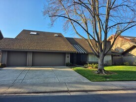 11579 Forty Niner Cir in Gold River, CA - Building Photo