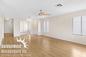 11408 W Hutton Dr in Sun City, AZ - Building Photo - Building Photo