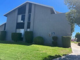2500 Ashe Rd in Bakersfield, CA - Building Photo