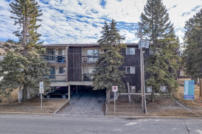 Cochrane 104 in Cochrane, AB - Building Photo - Building Photo