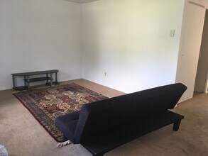 804 S College Ave in Oxford, OH - Foto de edificio - Building Photo