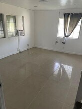 2120 SW 51st Ct in Fort Lauderdale, FL - Building Photo - Building Photo