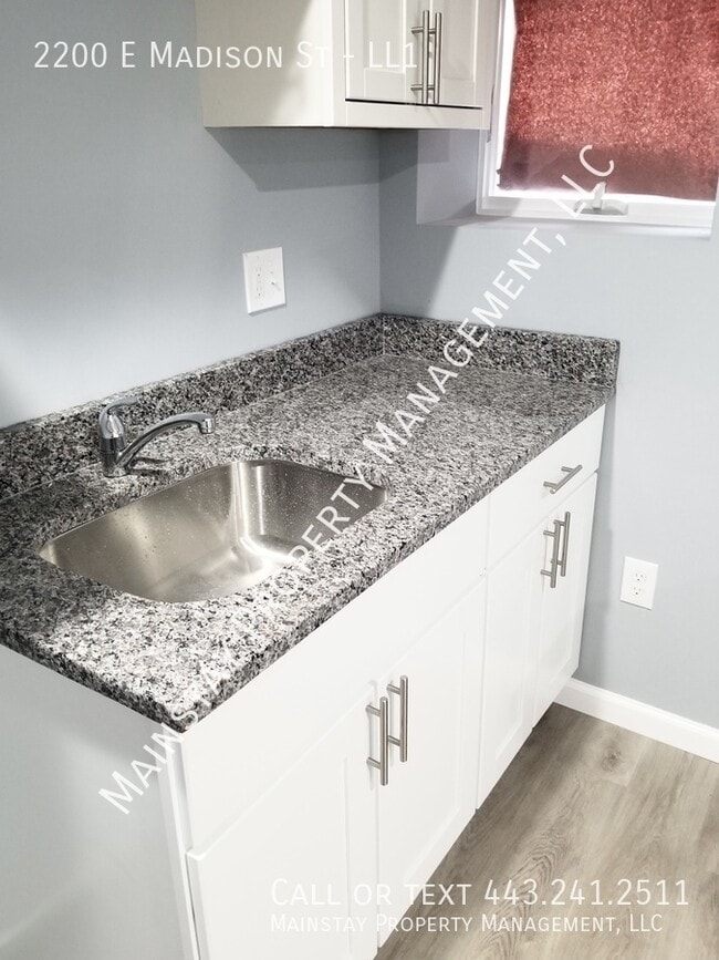 2200 E Madison St in Baltimore, MD - Building Photo - Building Photo