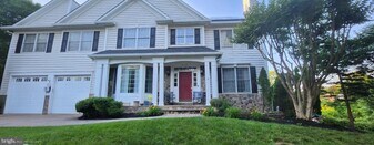 8762 Cedar Meadow Ct in Vienna, VA - Building Photo