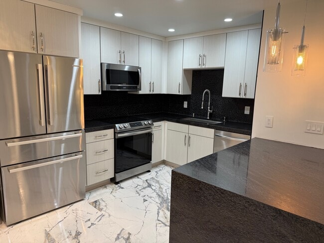 1104 Observation Dr in Las Vegas, NV - Building Photo - Building Photo