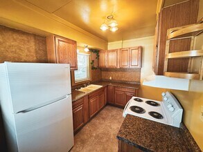 2718 Commercial Ave in Madison, WI - Building Photo - Building Photo