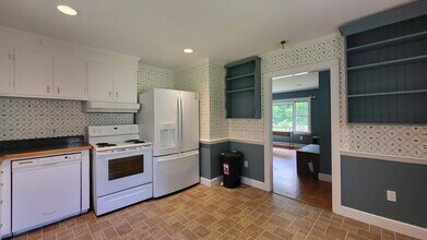 32 S Main St in Kennebunkport, ME - Building Photo - Building Photo