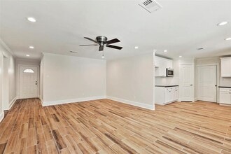 10623 Ivyridge Rd in Houston, TX - Building Photo - Building Photo