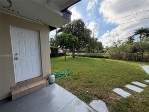 200 W 53rd Terrace in Hialeah, FL - Building Photo - Building Photo