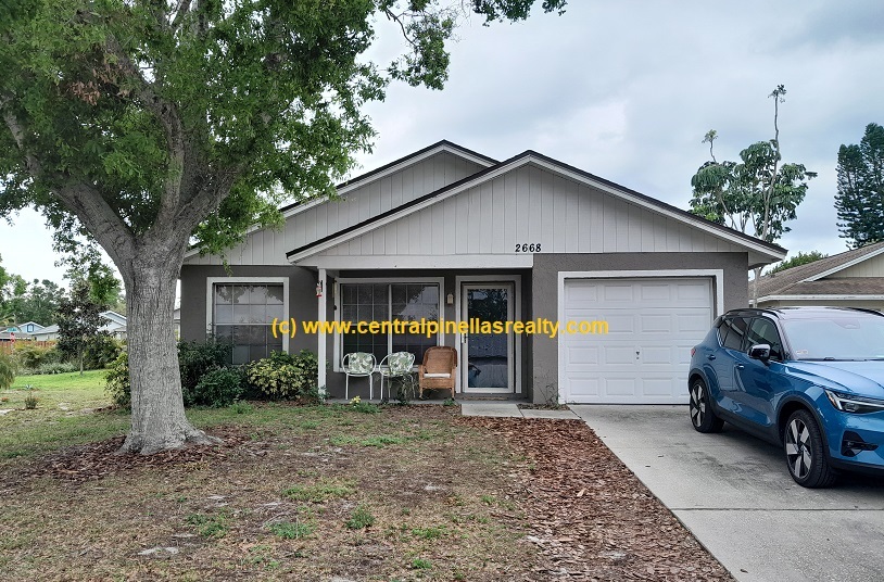 2668 Ullman Ct in Palm Harbor, FL - Building Photo
