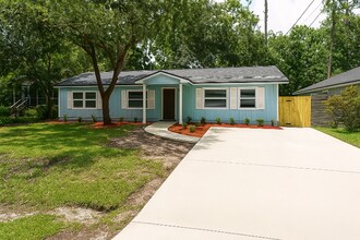 5191 Tan St in Jacksonville, FL - Building Photo - Building Photo
