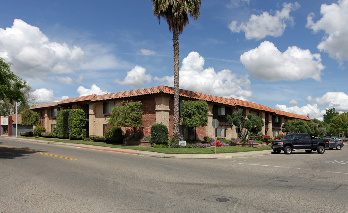 233 North E Street Apartments in Porterville, CA - Building Photo