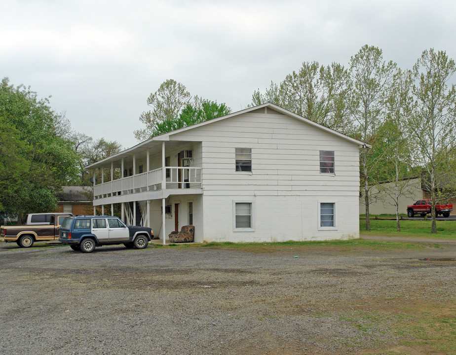 421 W Dewitt Henry Dr in Beebe, AR - Foto de edificio