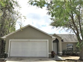 2481 Winchester Blvd in Kissimmee, FL - Building Photo