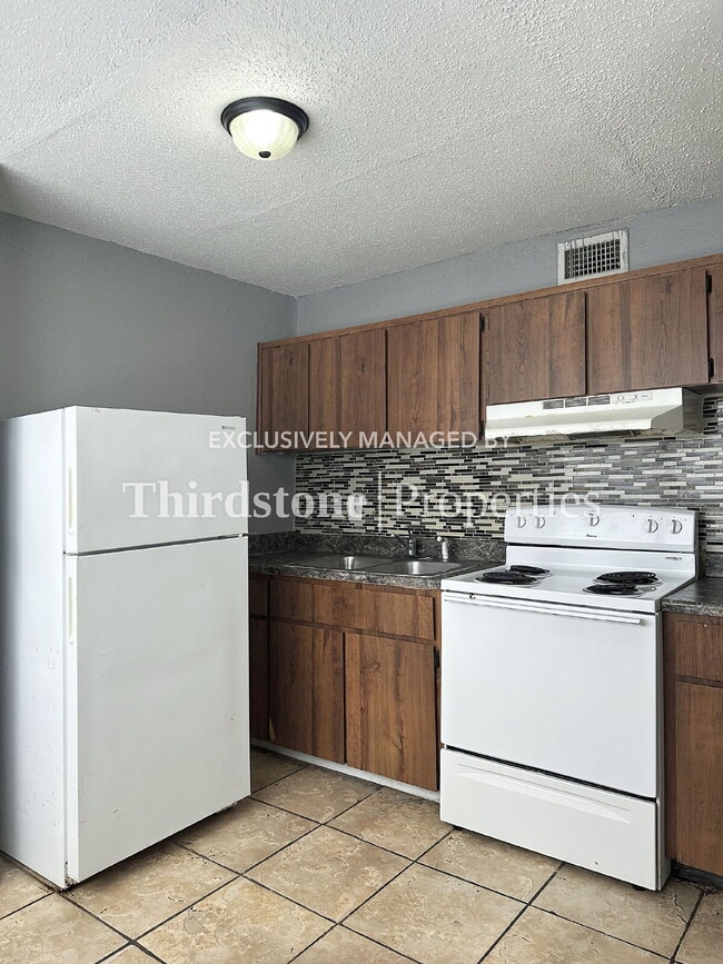 property at 1819 W 6th St