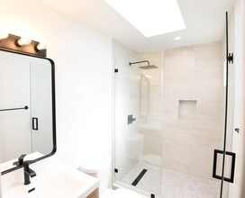 7417 Herschel Ave in San Diego, CA - Building Photo - Building Photo