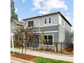 16753 SE Pleasant Vly Pkwy in Happy Valley, OR - Building Photo - Building Photo