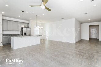 609 Crown Rose Dr in Bartow, FL - Foto de edificio - Building Photo