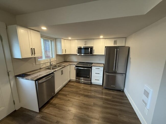 property at 986 Douglas Ave