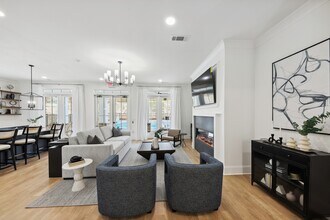 Covey Homes Newnan Village in Newnan, GA - Foto de edificio - Building Photo