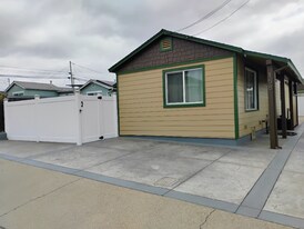 158 N 6th St in Grover Beach, CA - Building Photo